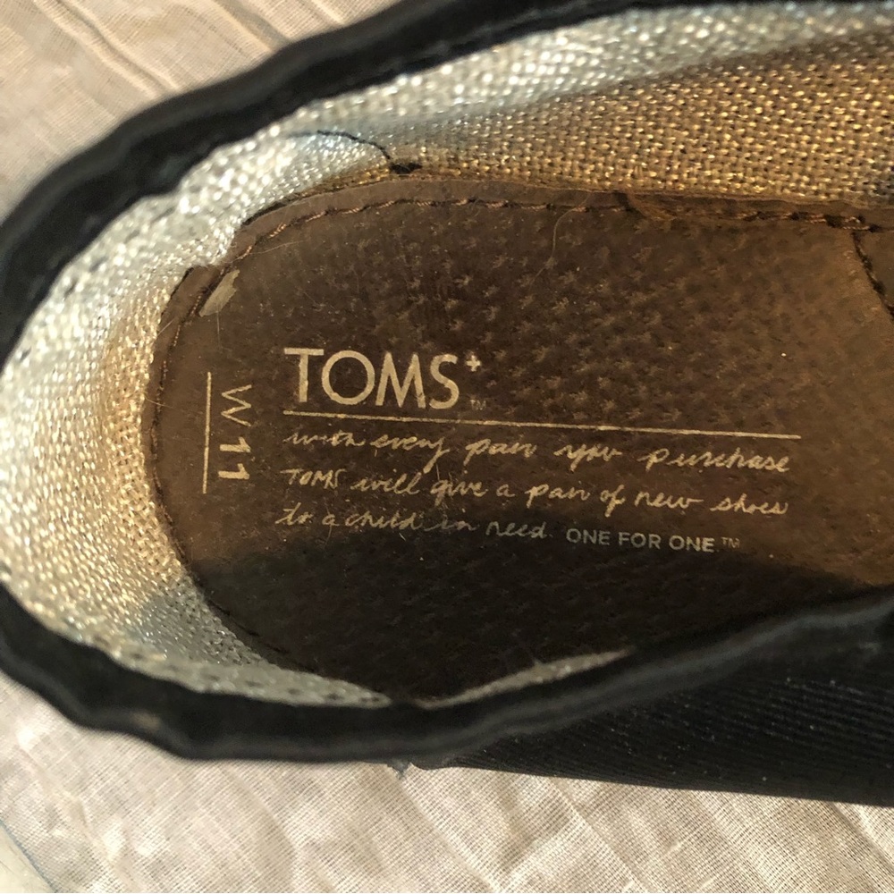 TOMS classic womans SZ 11W black with white butterfly slip ons canvas shoes - Picture 12 of 12